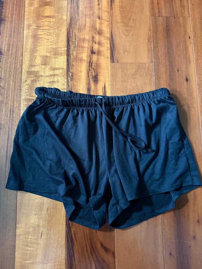 Women’s Black Elastic Waist Pull-On Shorts